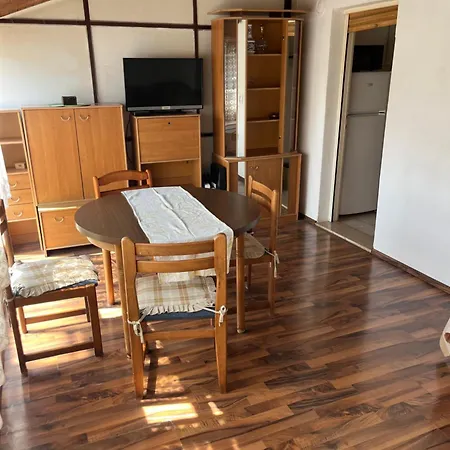 Apartment Three Bedroom Laura