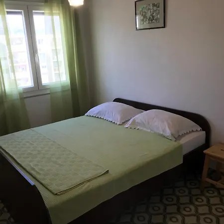 Lägenhet Three Bedroom Laura