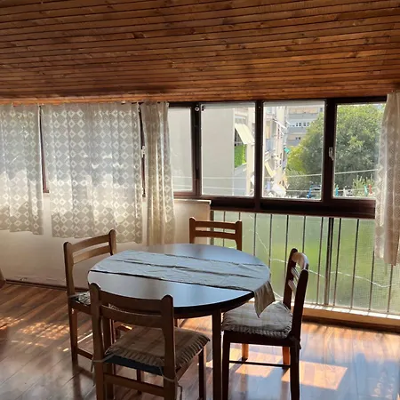 Three Bedroom Laura Split