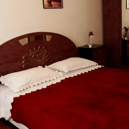 Three Bedroom Laura Apartment